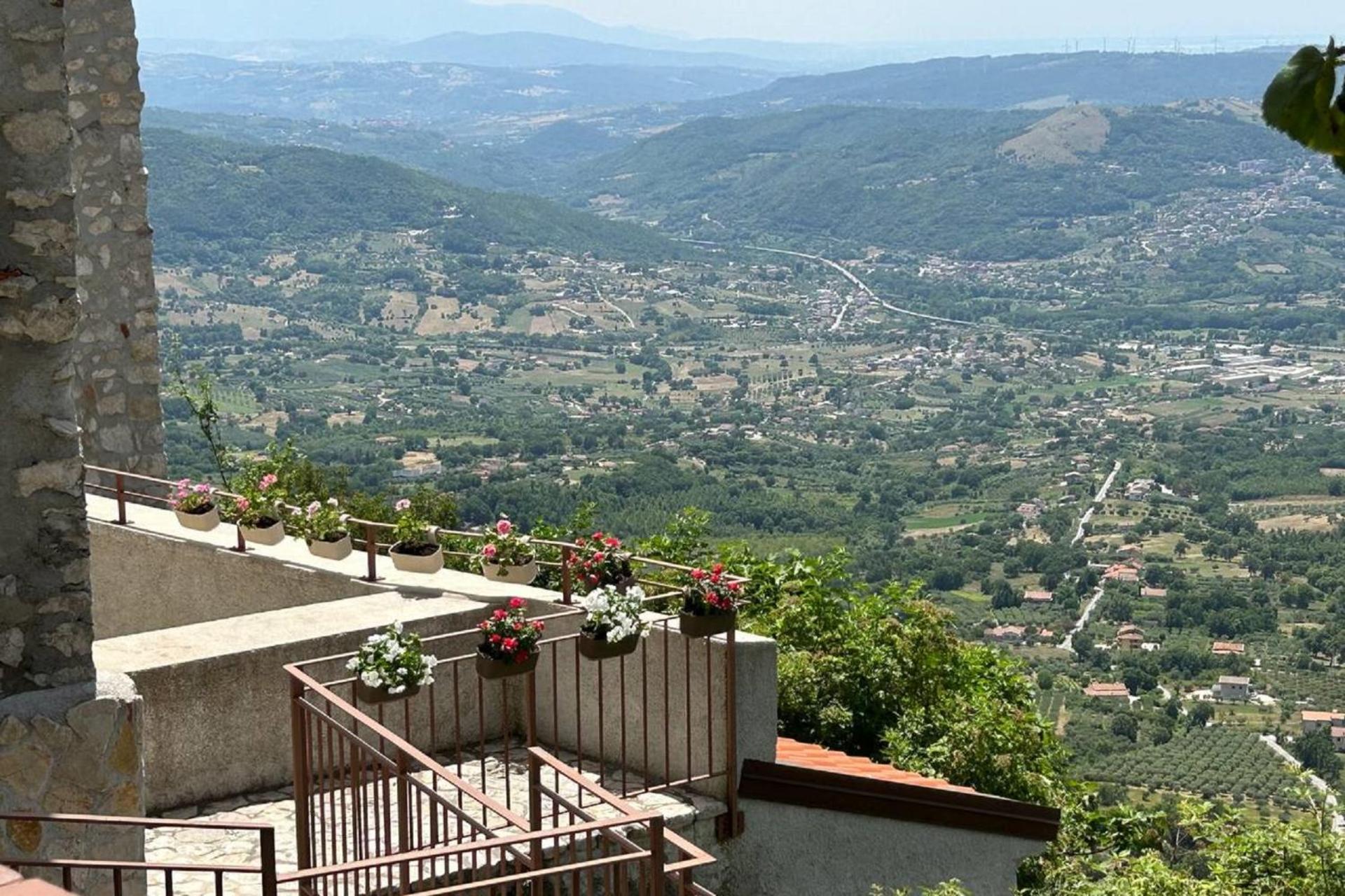 Il Borgo Dei Normanni Villa Colliano Exterior foto